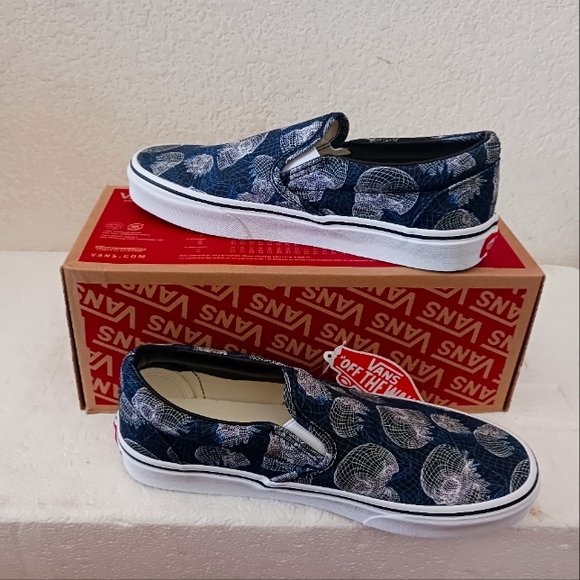 Vans - Picture 4 of 4